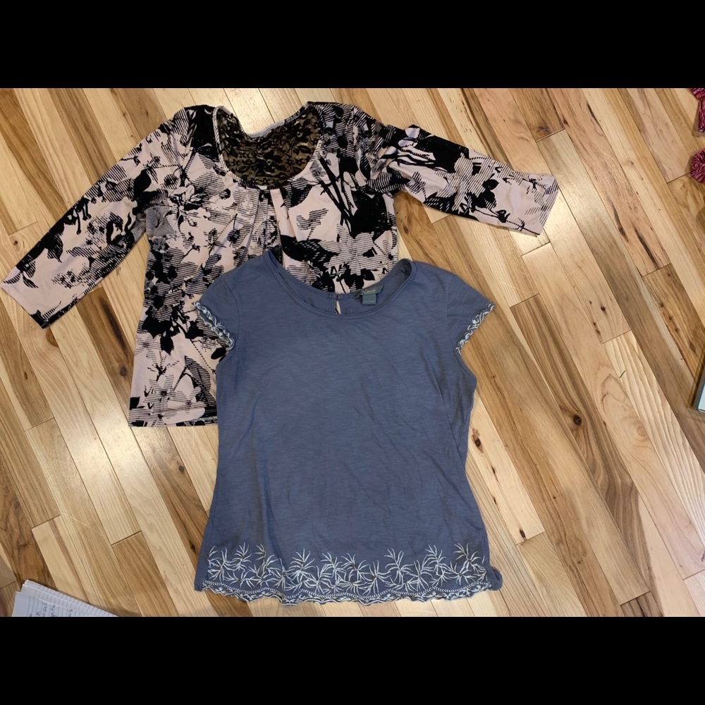 2 Medium Tops
